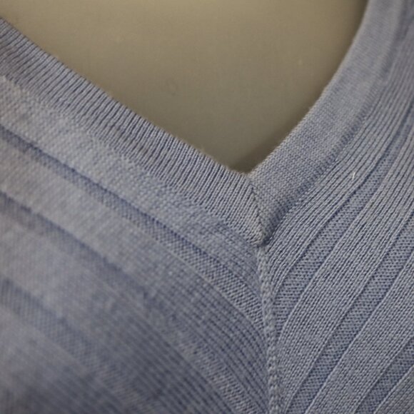 Banana Republic Light Blue Italian Merino Wool V-Neck Pullover Sweater Large - Picture 5 of 12